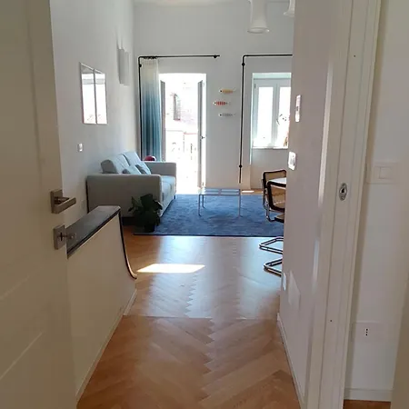 Yourhome - Blue House Apartment *